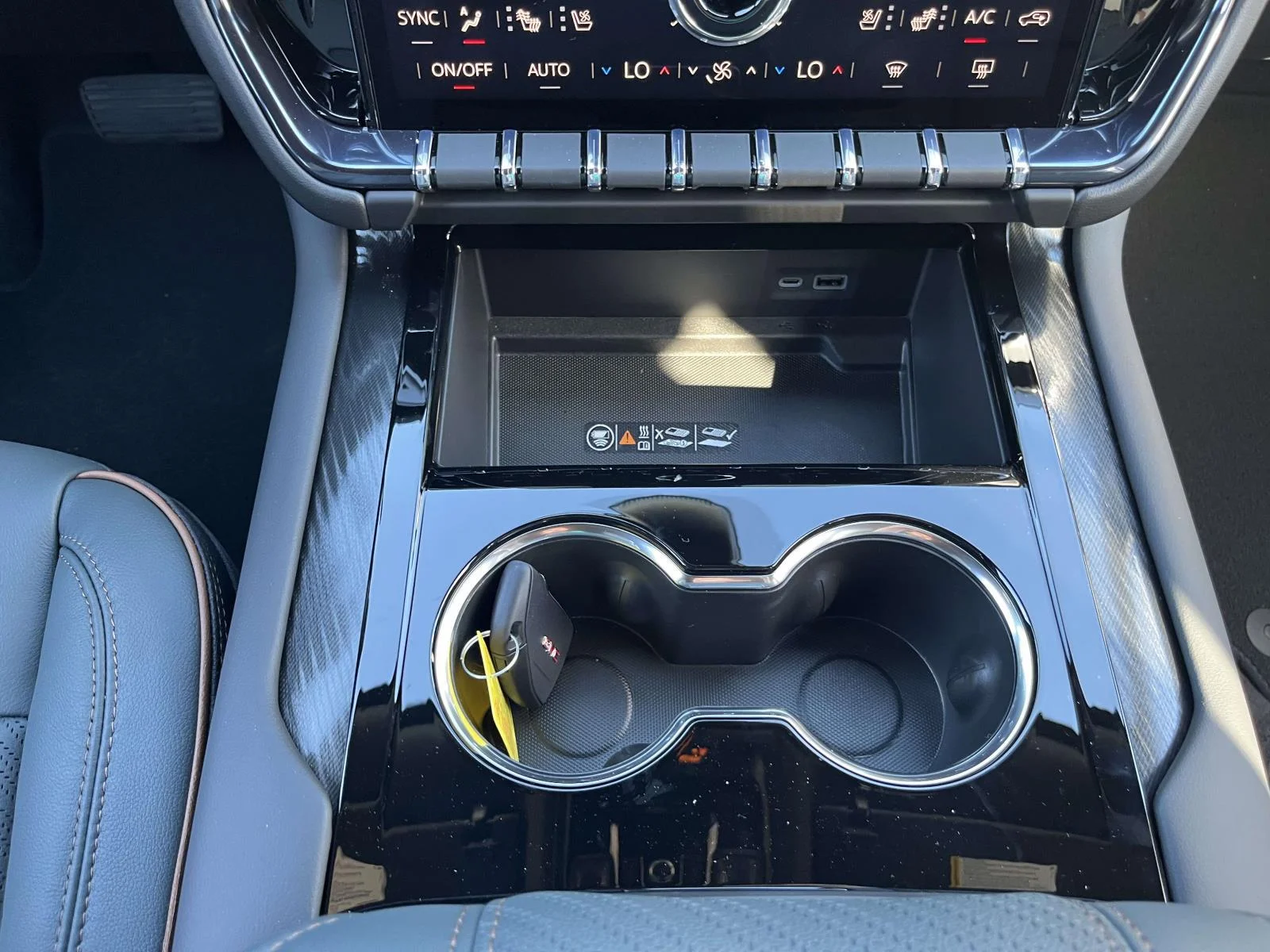 2026 GMC Yukon AT4 - Photo 26