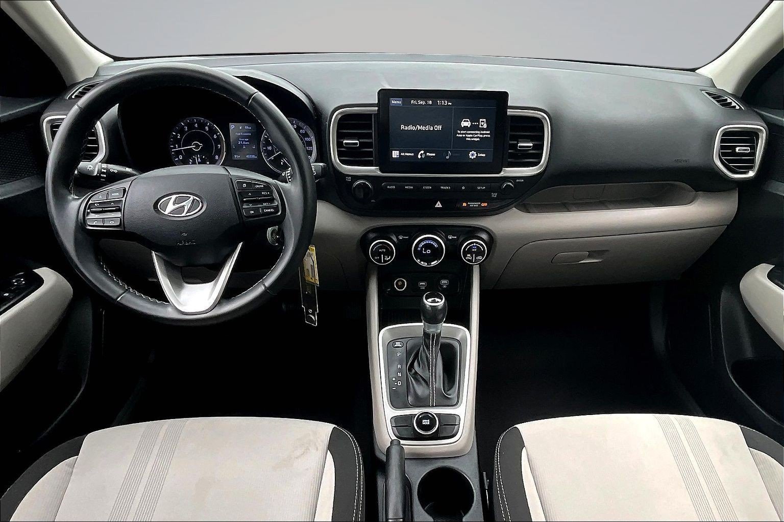 Used 2021 Gray Hyundai SEL image 7