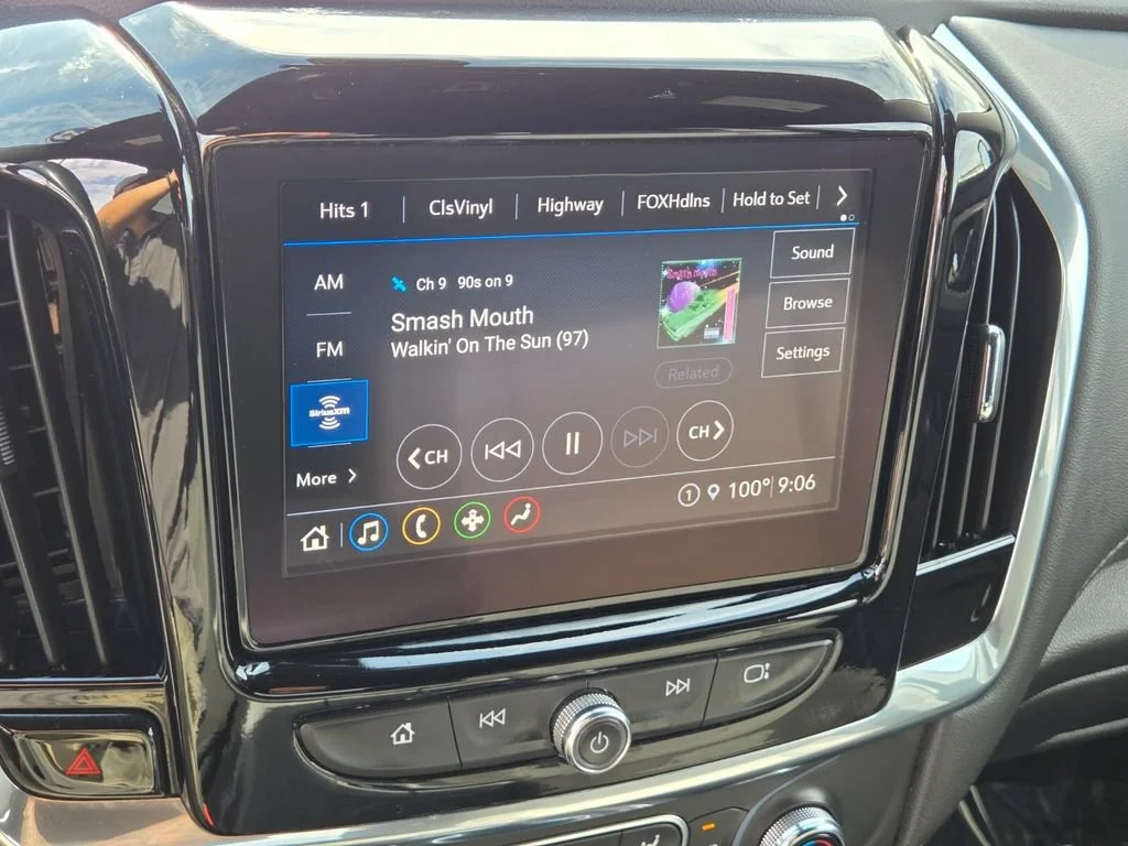 Used 2023 SUMMIT WHITE Chevrolet LT Cloth image 22