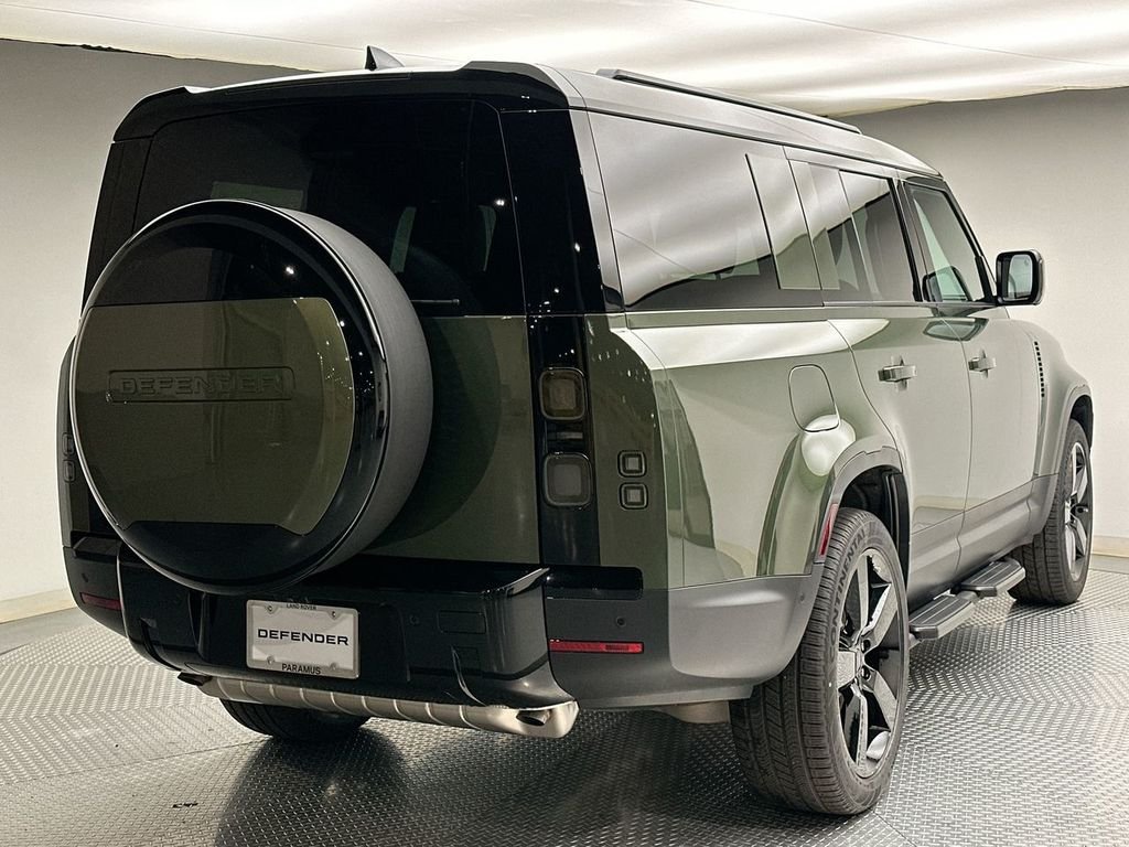 New 2026 Woolstone Green Metallic Land Rover S image 3