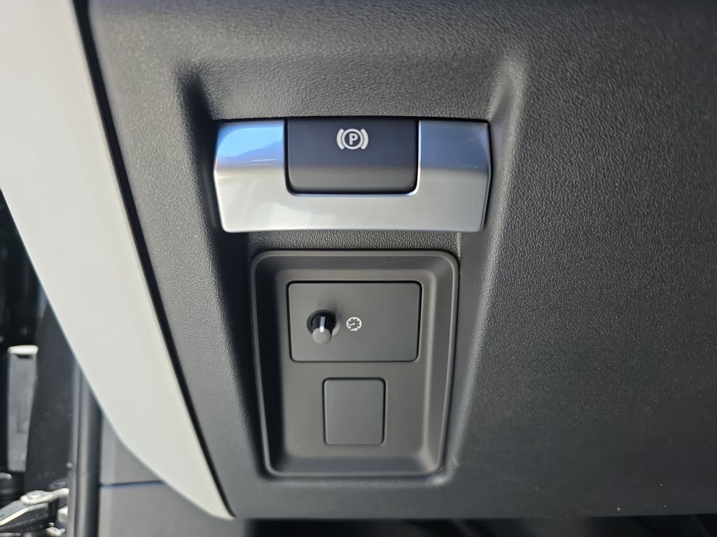 New 2026 Santorini Black Land Rover X-Dynamic SE image 26