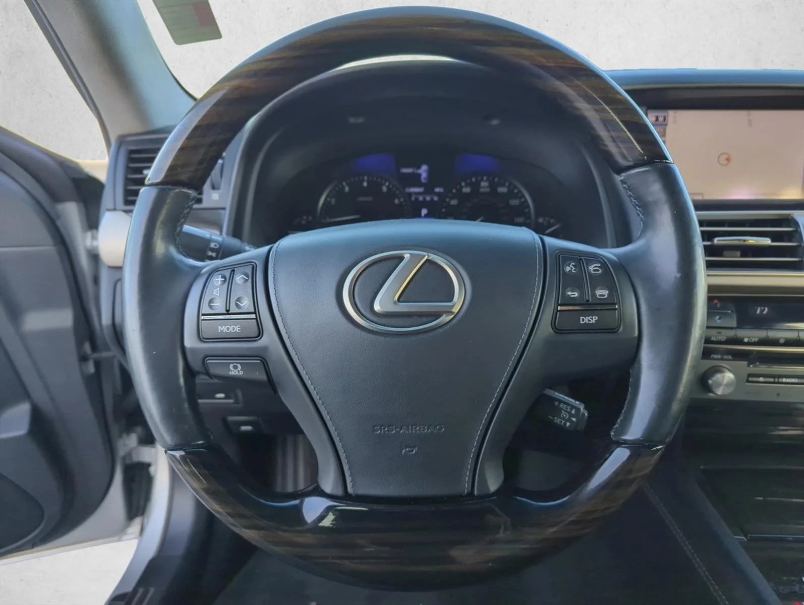 Used 2014 Liquid Platinum Lexus  image 15