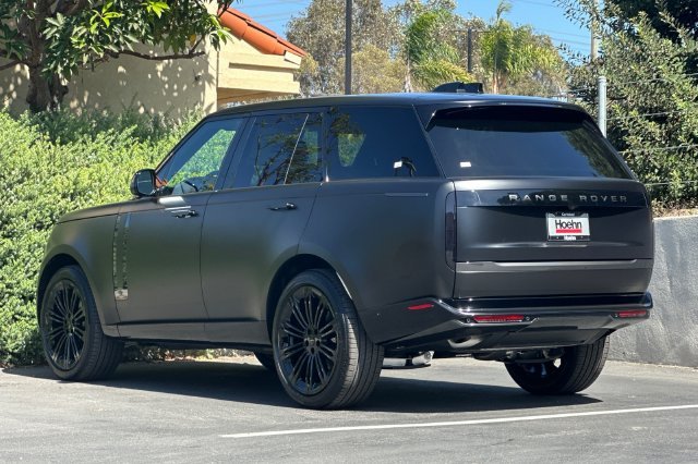New 2026 Obsidian Black Satin Land Rover SE image 3