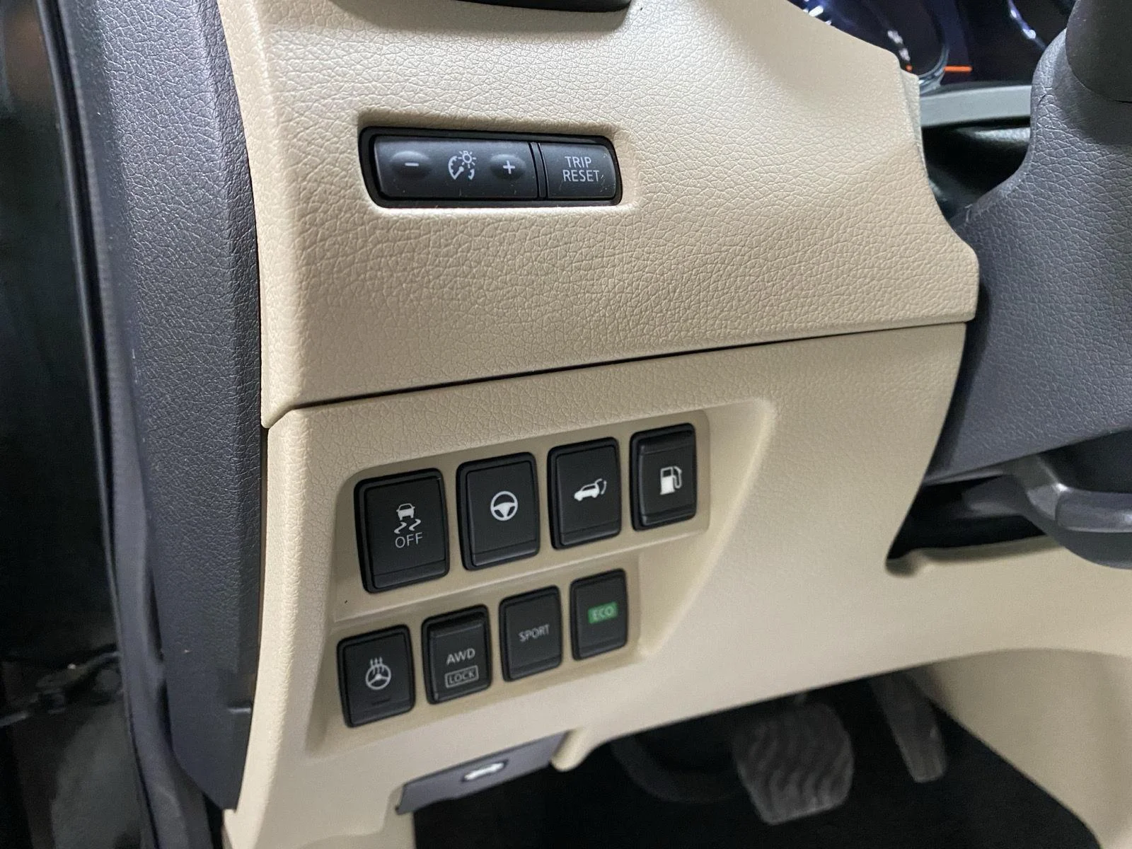 Used 2020 Midnight Pine Metallic Nissan SL image 20