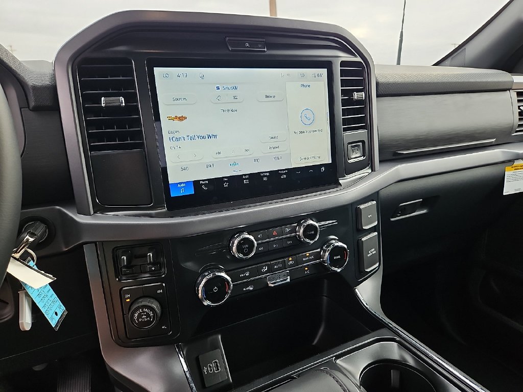 New 2026 Oxford White Ford XLT image 24