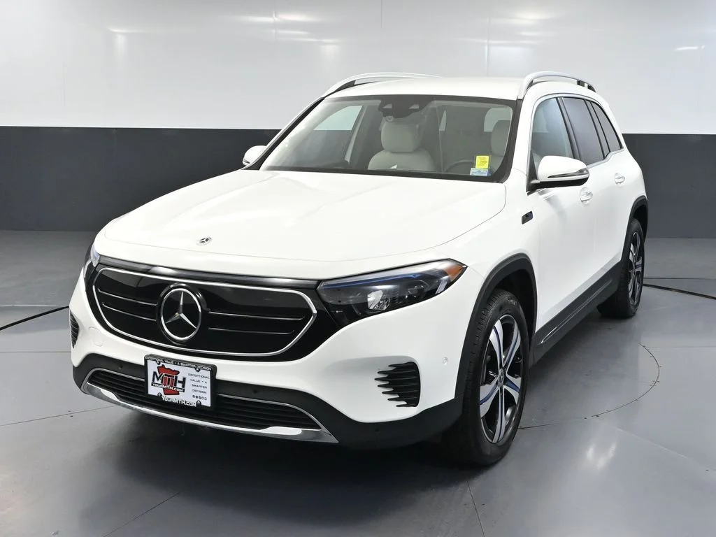 Used 2022 White Mercedes-Benz 300 image 12