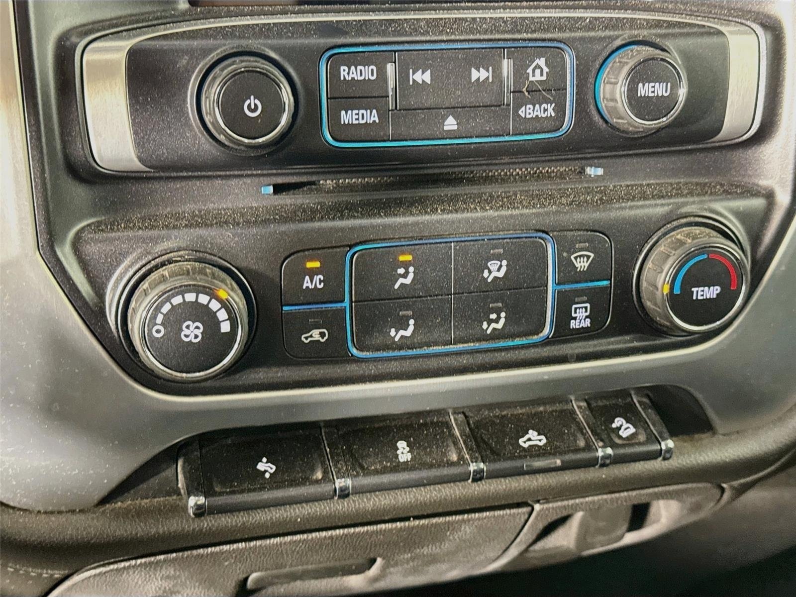 Used 2018 Summit White GMC SLE image 16