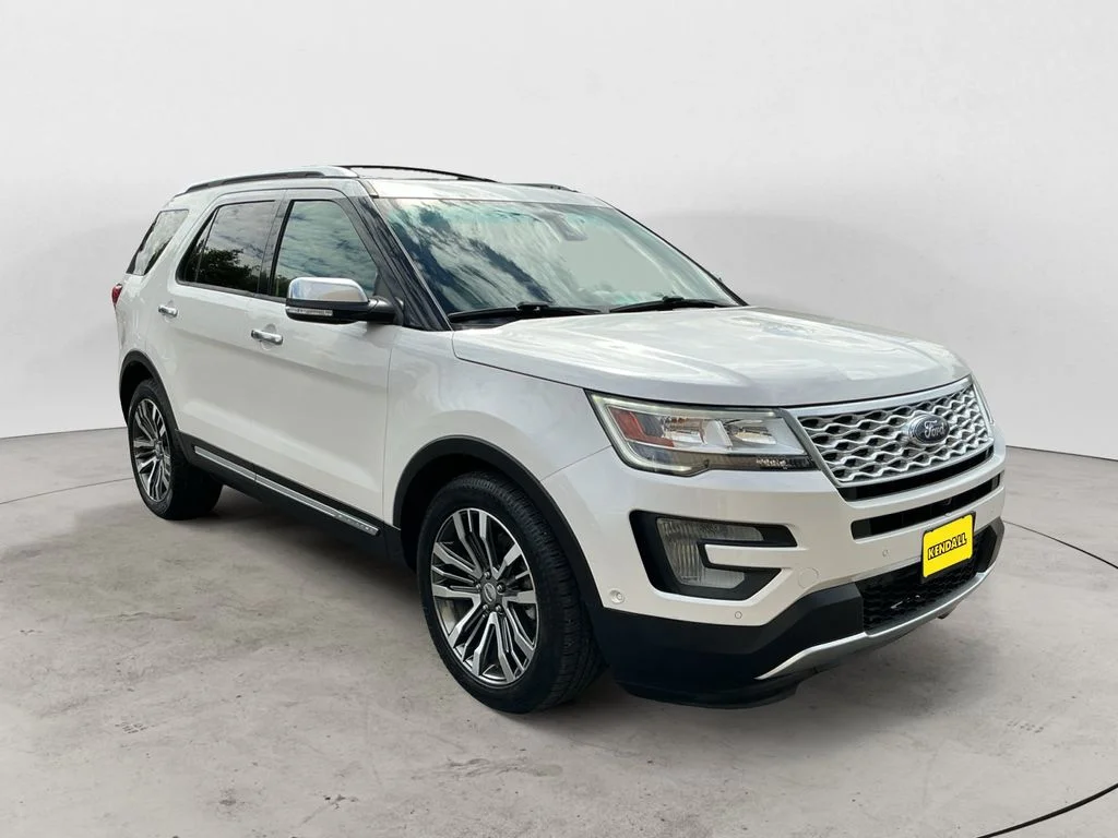 Used 2016 White Ford Platinum image 3