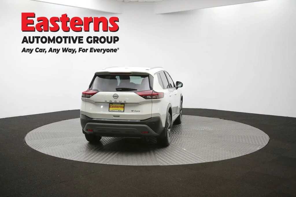 Used 2023 White Nissan SV image 36
