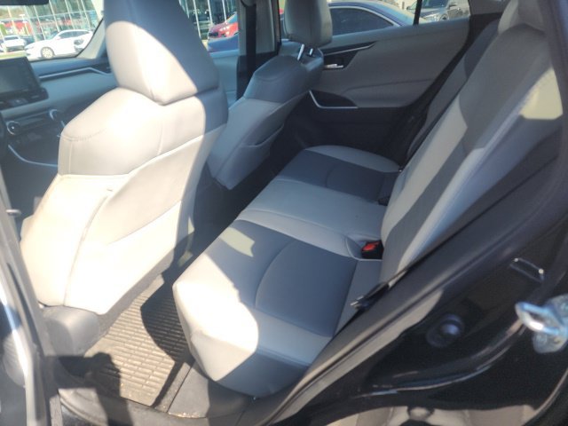 Used 2021 Black Toyota XLE Premium image 10
