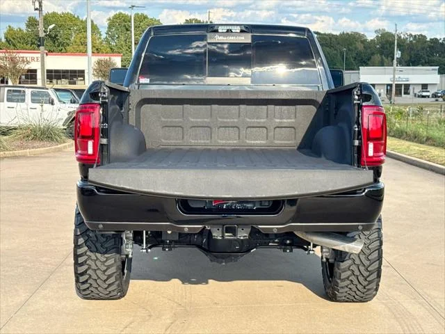 New 2026 Diamond Black Crystal Pearl-Coat Exterior Paint RAM Laramie image 24