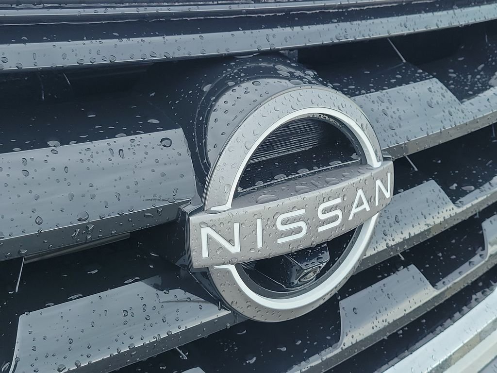 Used 2024 White Nissan SL image 9