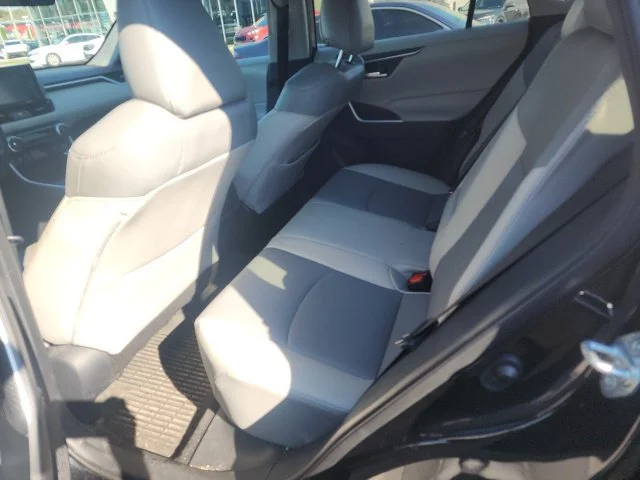 Used 2021 Black Toyota XLE Premium image 10