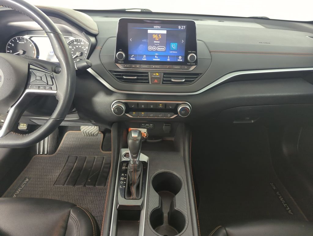 Used 2021 White Nissan 2.5 SR image 25