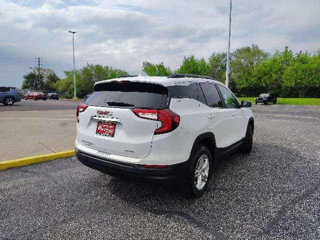 Used 2023 White GMC SLE image 7