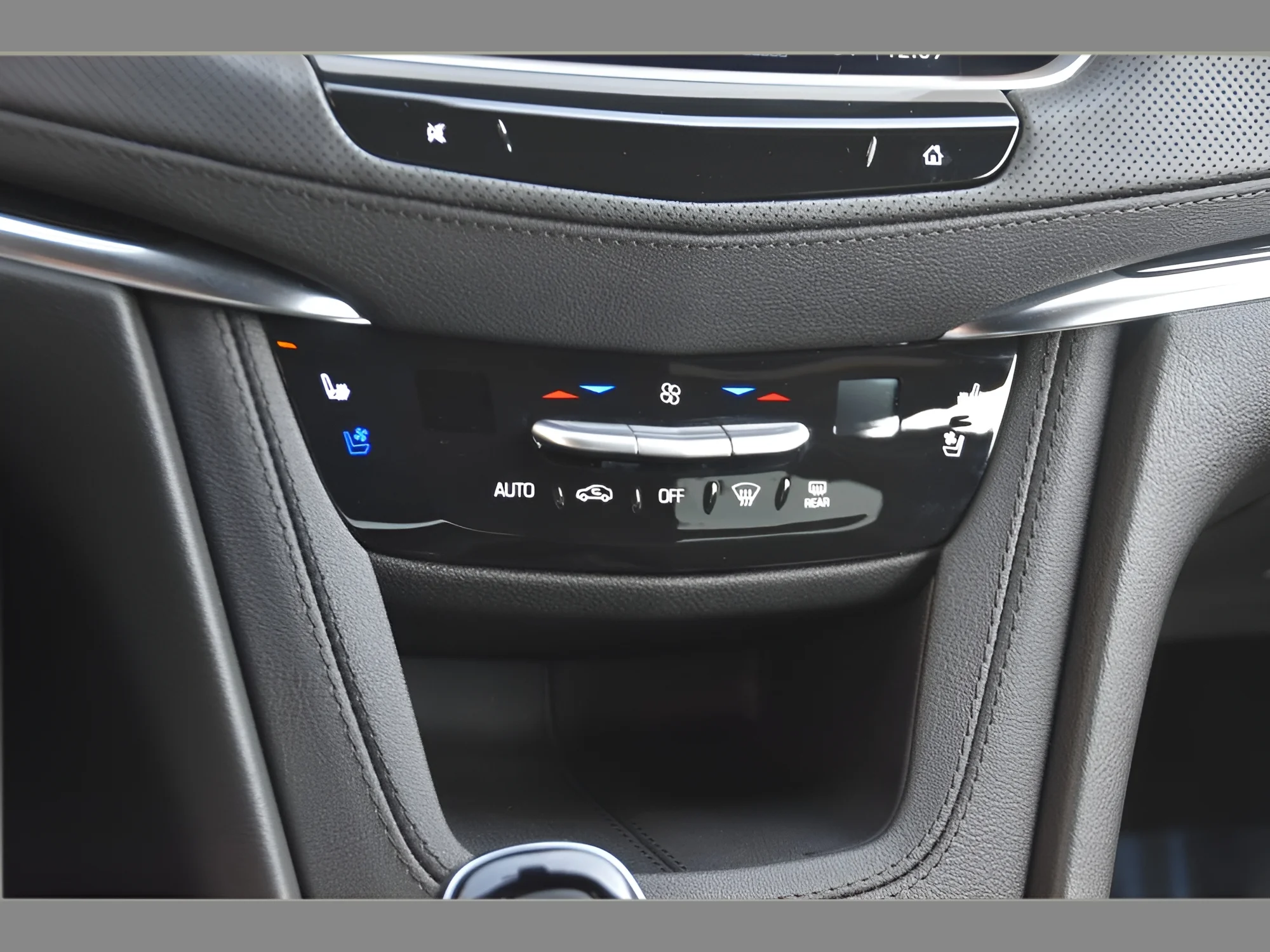 2025 Cadillac XT5 Premium Luxury - Photo 37