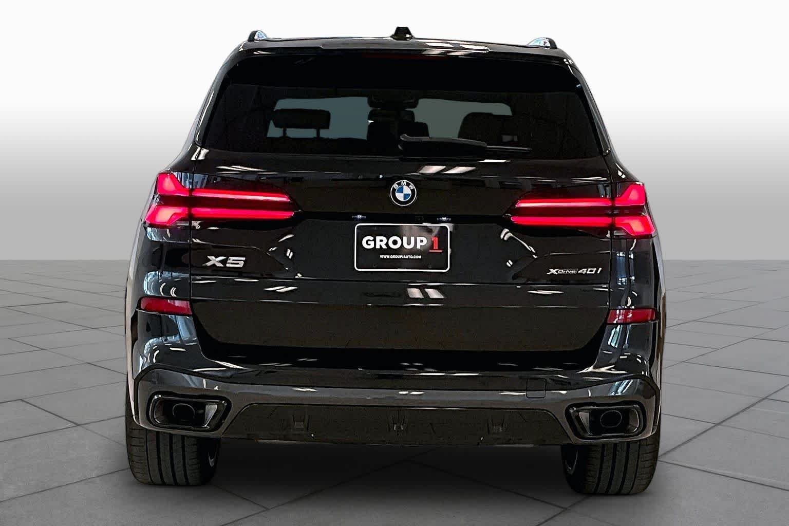 Used 2026 Black Sapphire Metallic BMW xDrive40i image 4