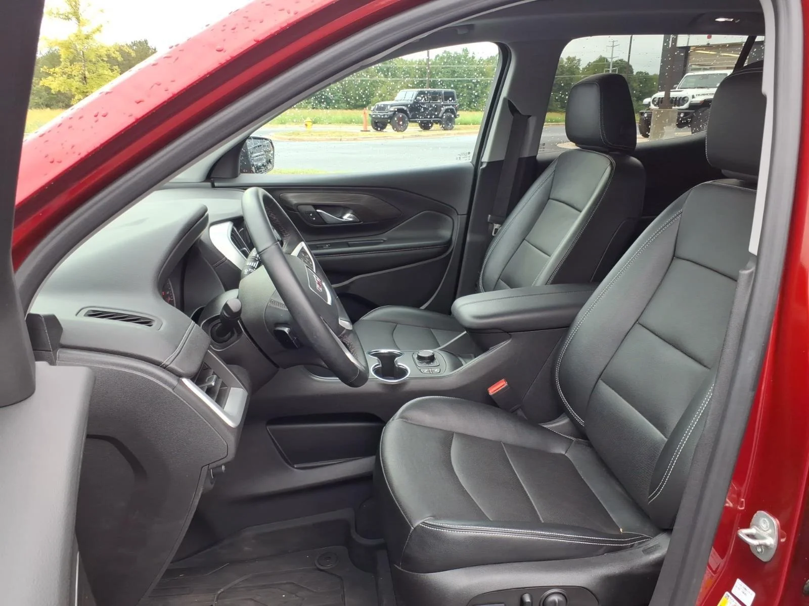 Used 2023 Volcanic Red Tintcoat GMC SLT image 17