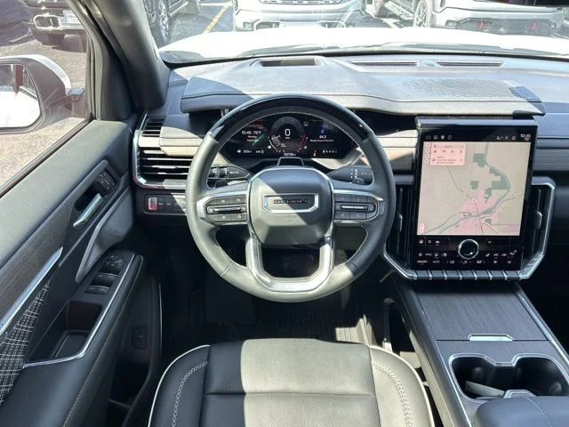 Used 2024 White GMC Denali image 29