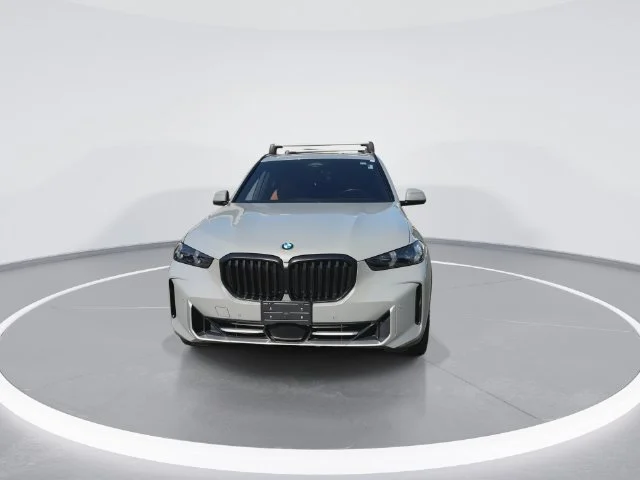 Used 2025  BMW xDrive40i image 3