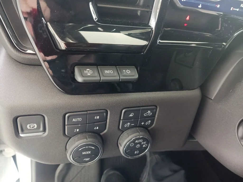 Used 2025 Summit White Chevrolet ZR2 image 39