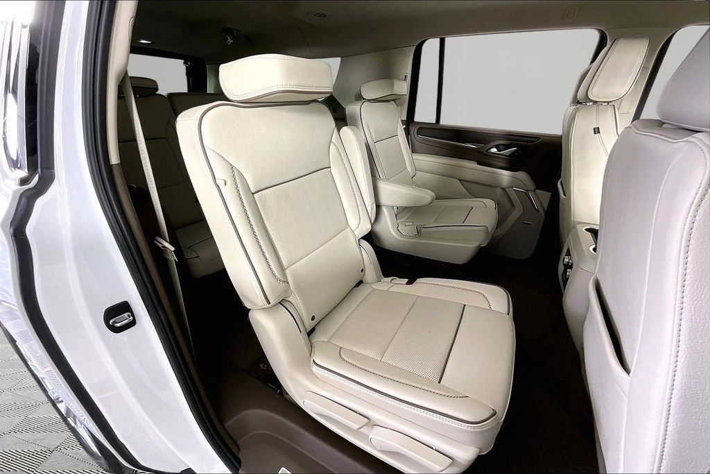 Used 2024 White GMC Denali image 24