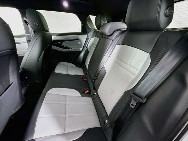 Used 2020  Land Rover R-Dynamic HSE image 26
