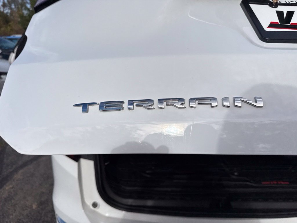 Used 2024 White GMC Denali image 16