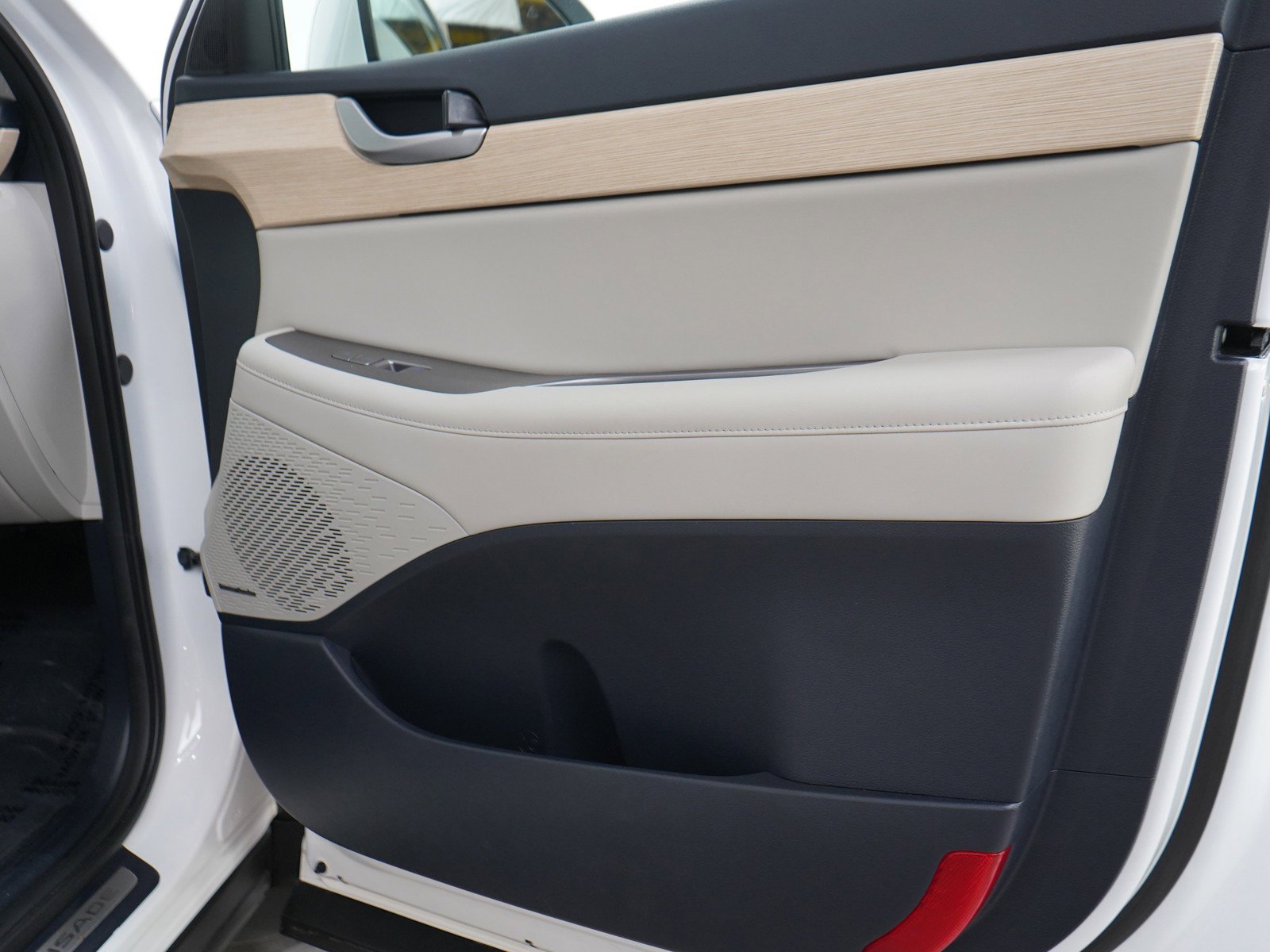 Certified Used 2024 Hyper White Hyundai Limited AWD image 11