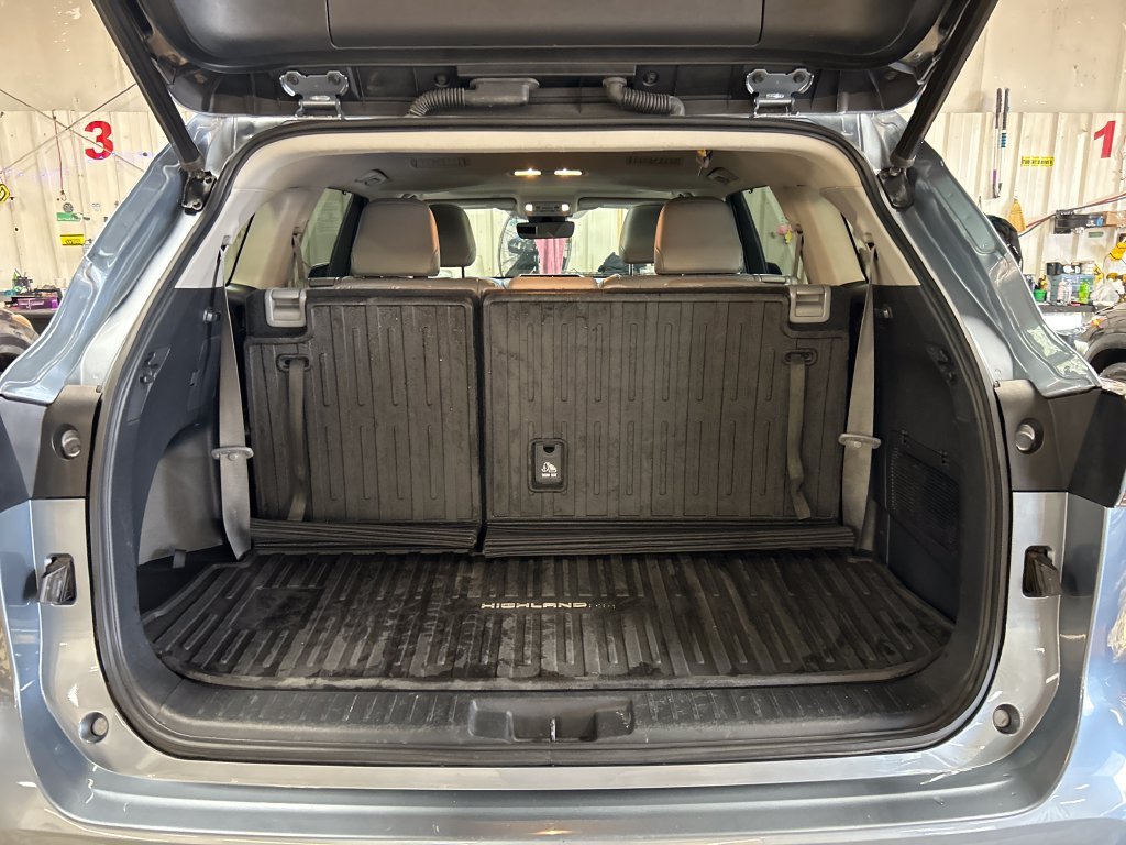 Used 2021  Toyota XLE image 23