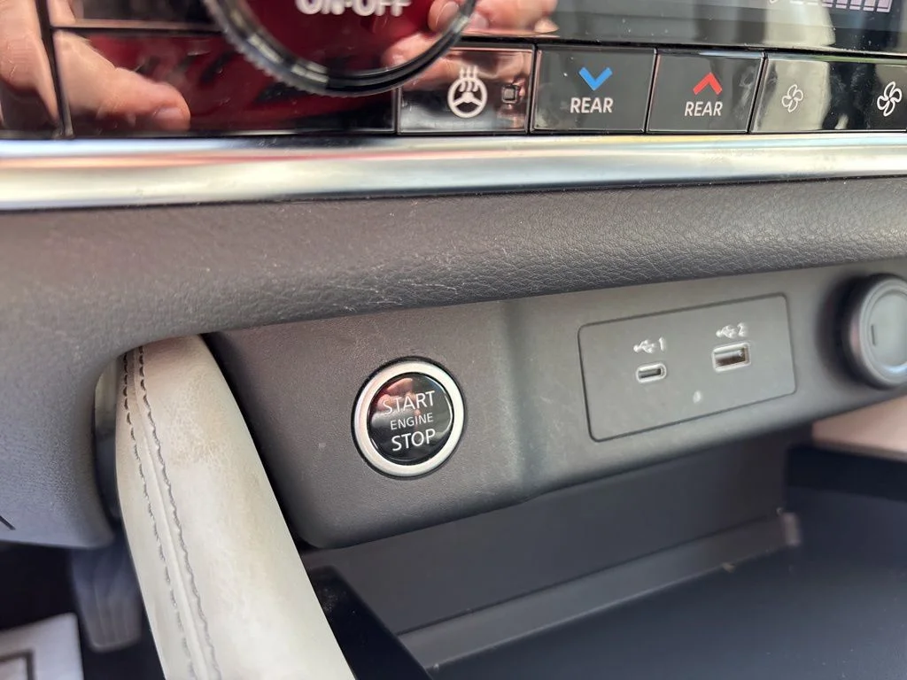 Used 2021 White Nissan SL image 26
