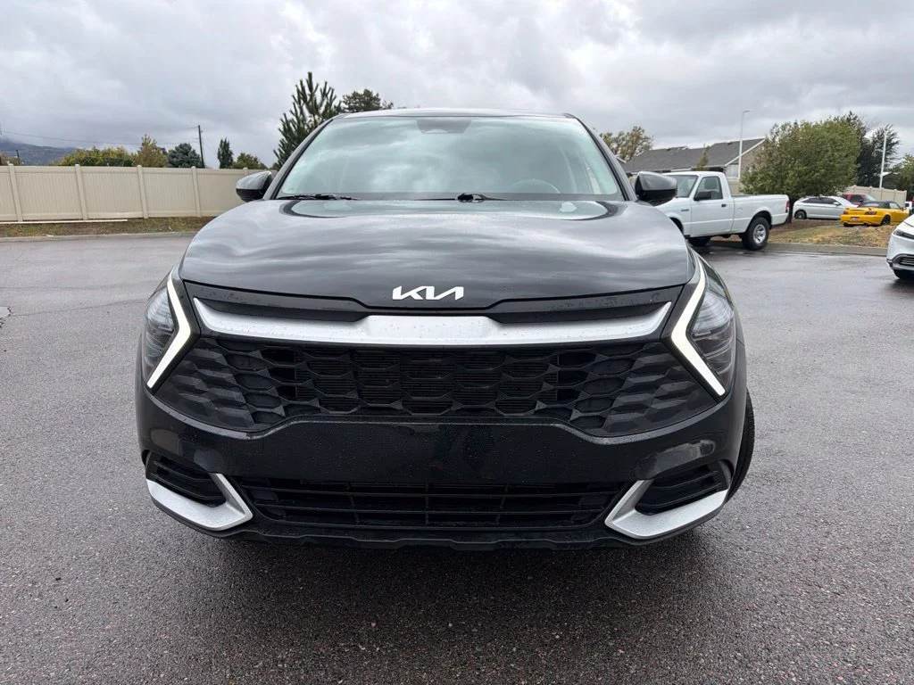 Used 2024 Fusion Black Kia LX image 2