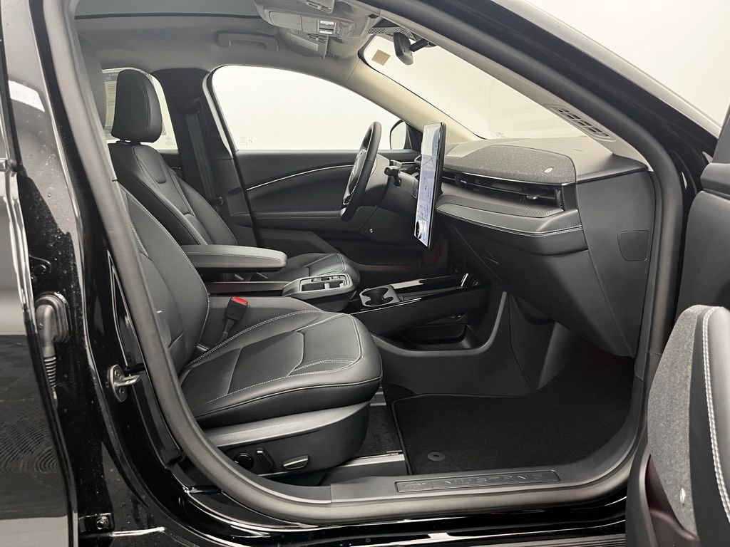 New 2026 Black Ford Premium image 32