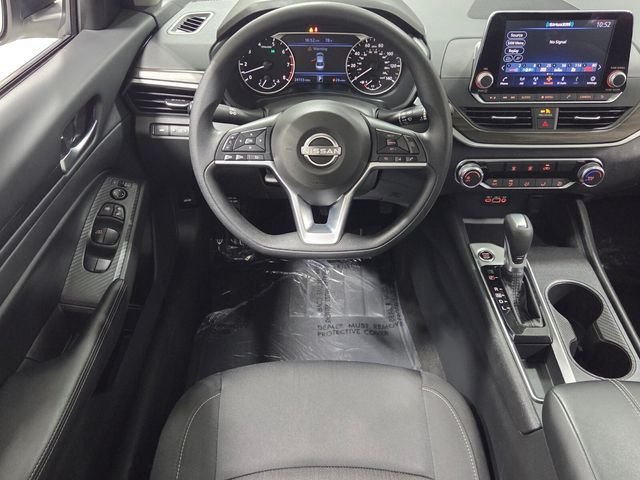 Used 2025 White Nissan 2.5 SV image 7