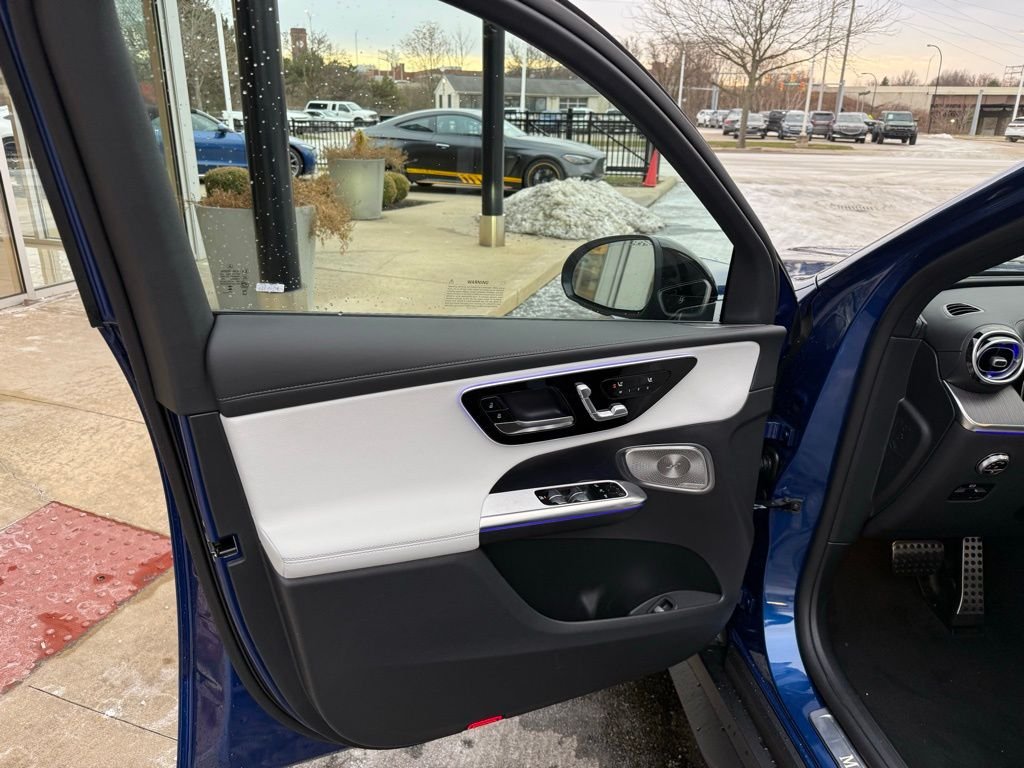 New 2026 Starling Blue Metallic Mercedes-Benz GLC 300 image 11