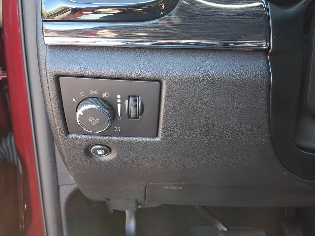 Used 2019 Red Jeep Trailhawk image 27