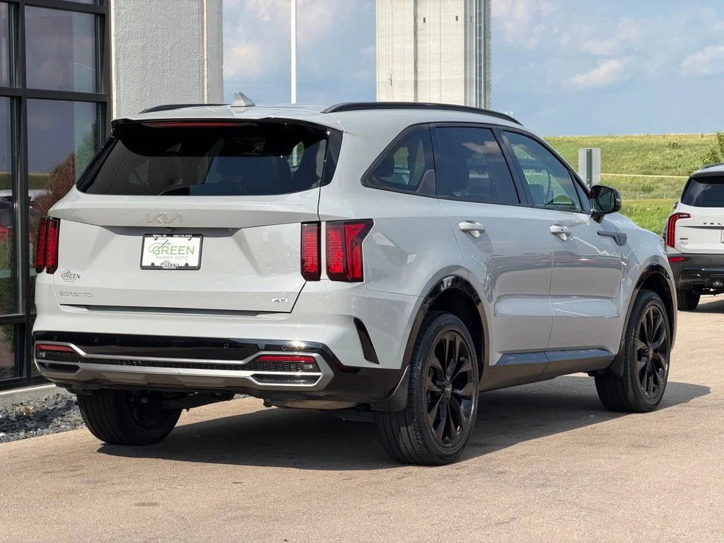 Used 2023 Gray Kia X-Line EX image 5