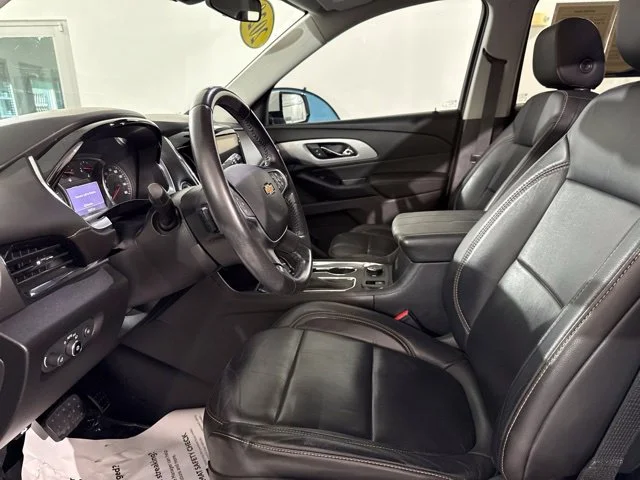 Used 2020 White Chevrolet 3LT image 17