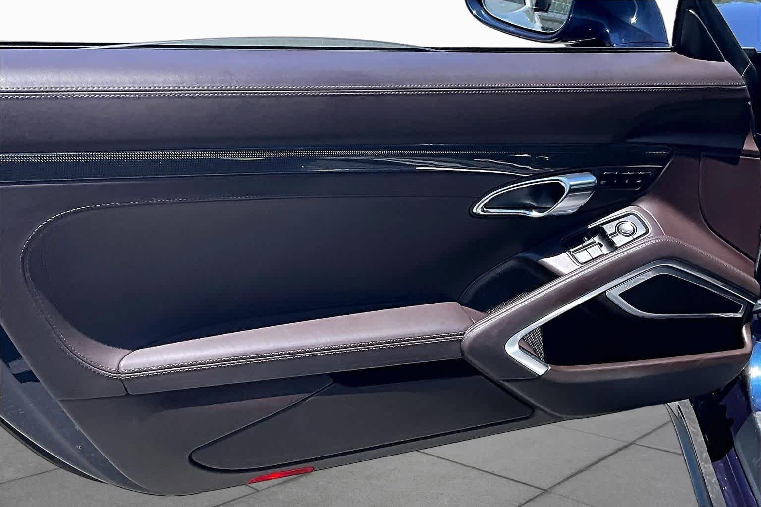 Used 2014 Dark Blue Metallic Porsche Turbo S image 17