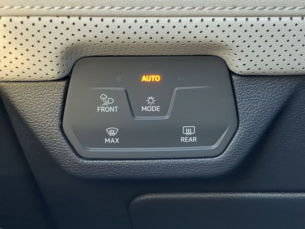 2026 Volkswagen Atlas Cross Sport SEL Premium R-LINE - Photo 29