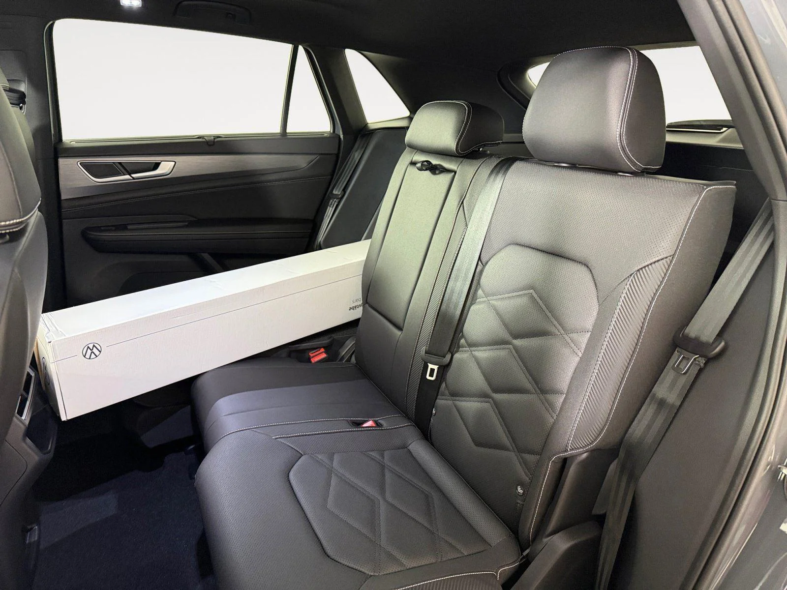 New 2026 Pure Gray Volkswagen 2.0T SE w/Technology image 9