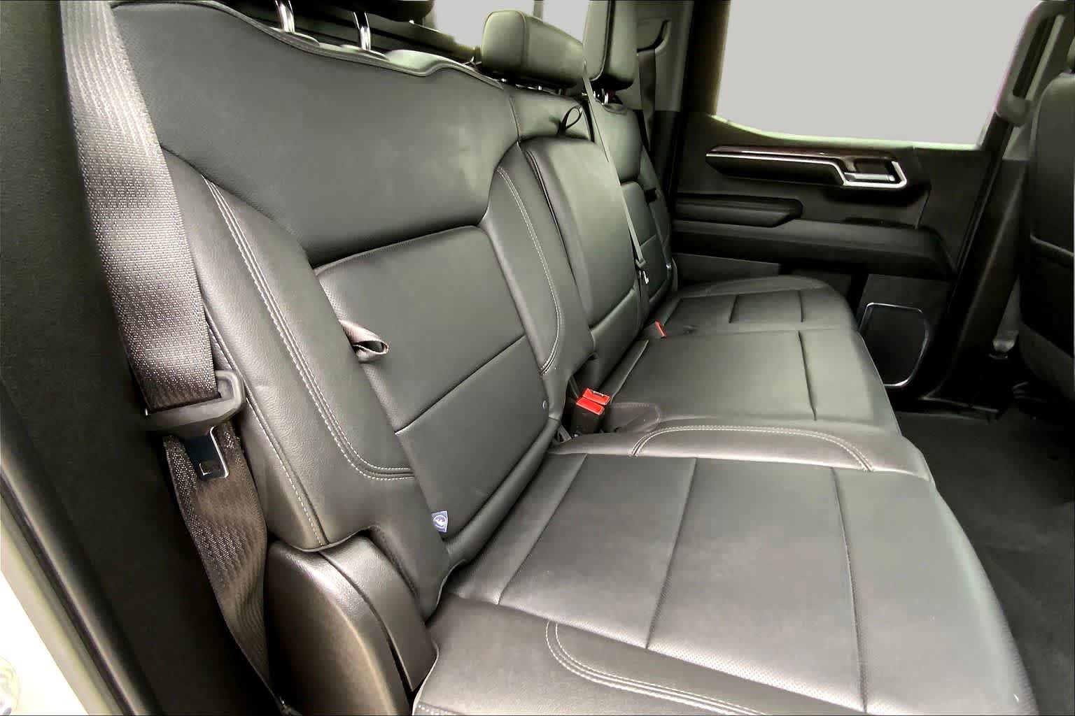 Used 2024 Summit White Chevrolet LTZ image 18