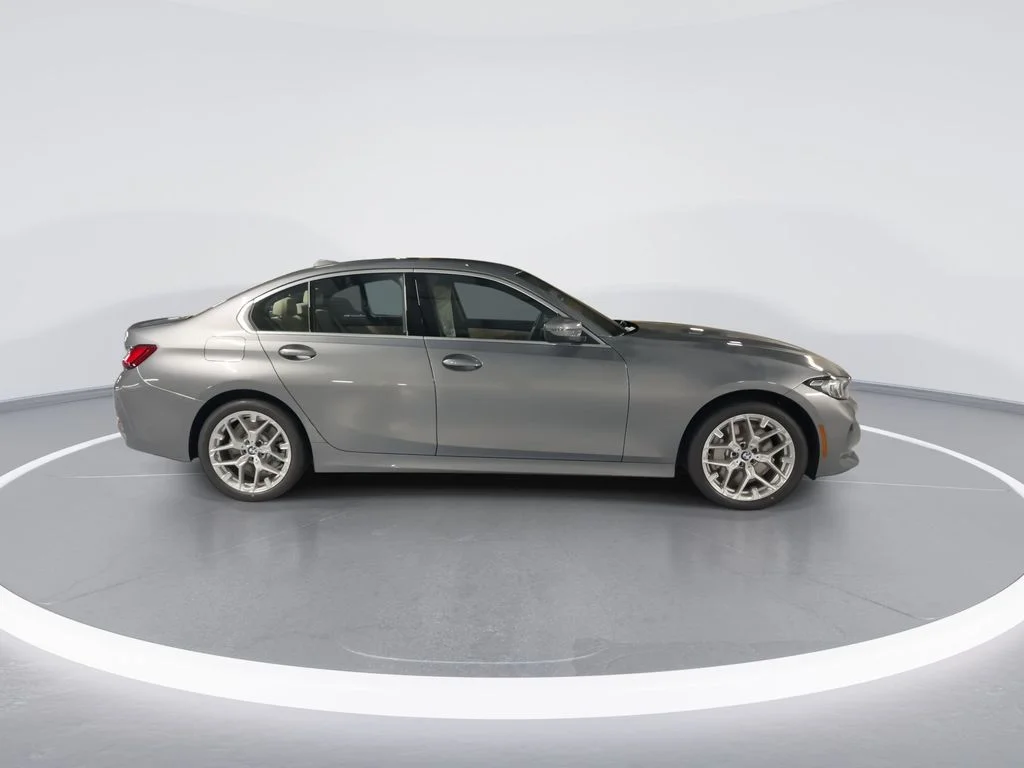 2025 BMW 3 Series 330i - Photo 9