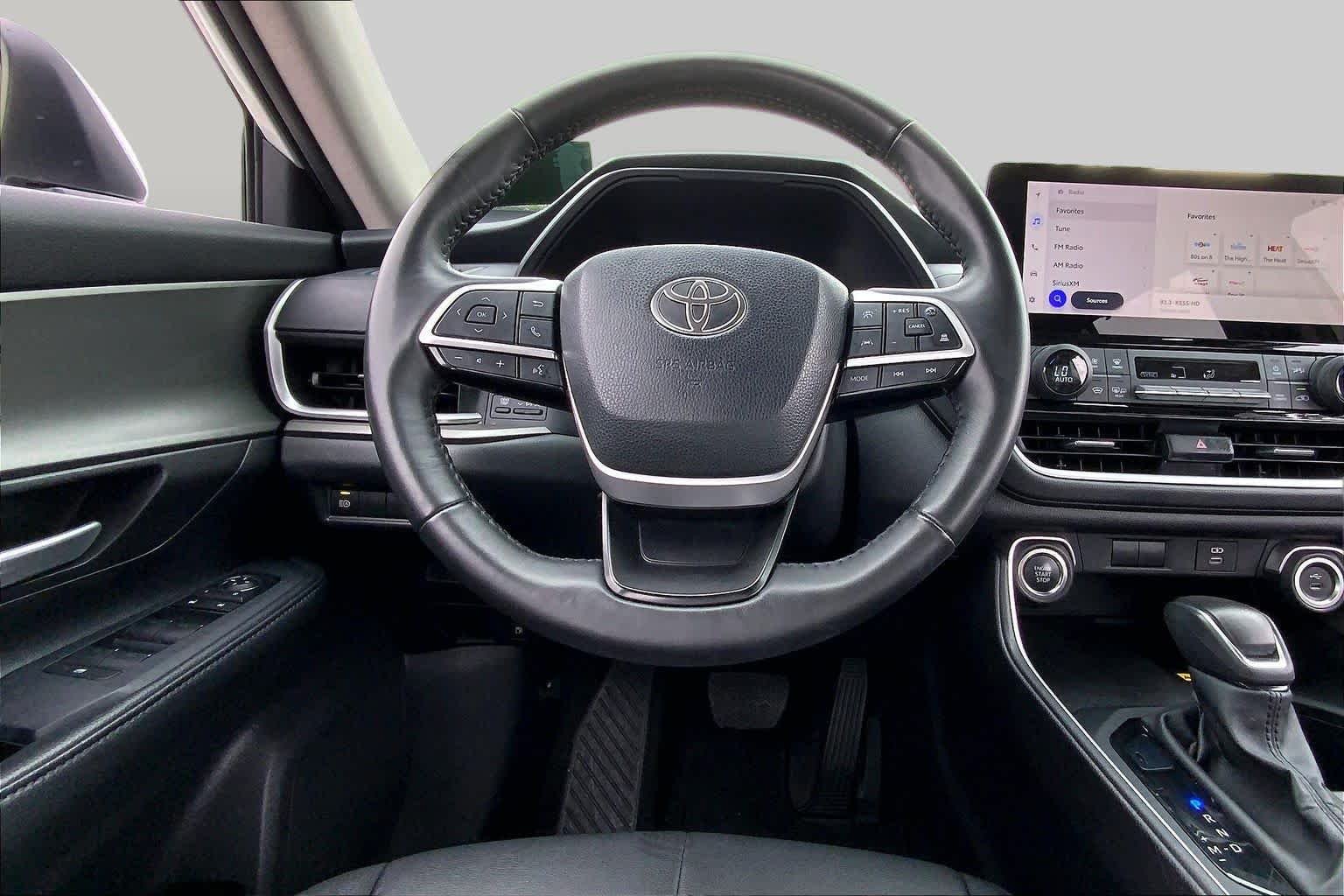 Used 2025 Wind Chill Pearl Toyota XLE image 6