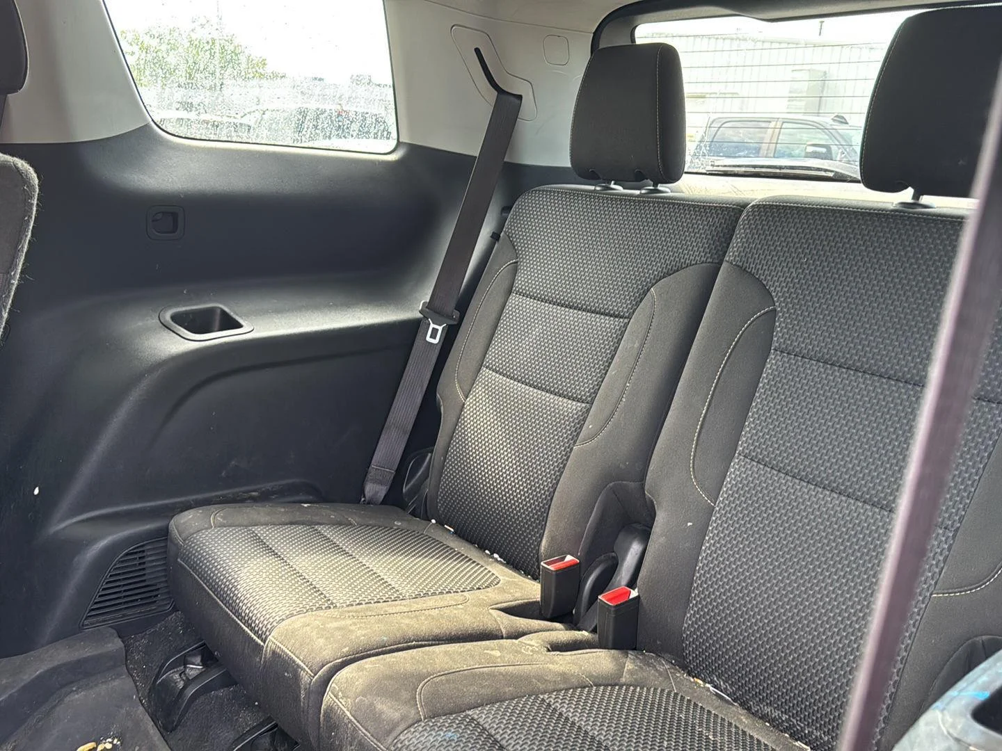 Used 2023 Ebony Twilight Metallic GMC SLE image 4
