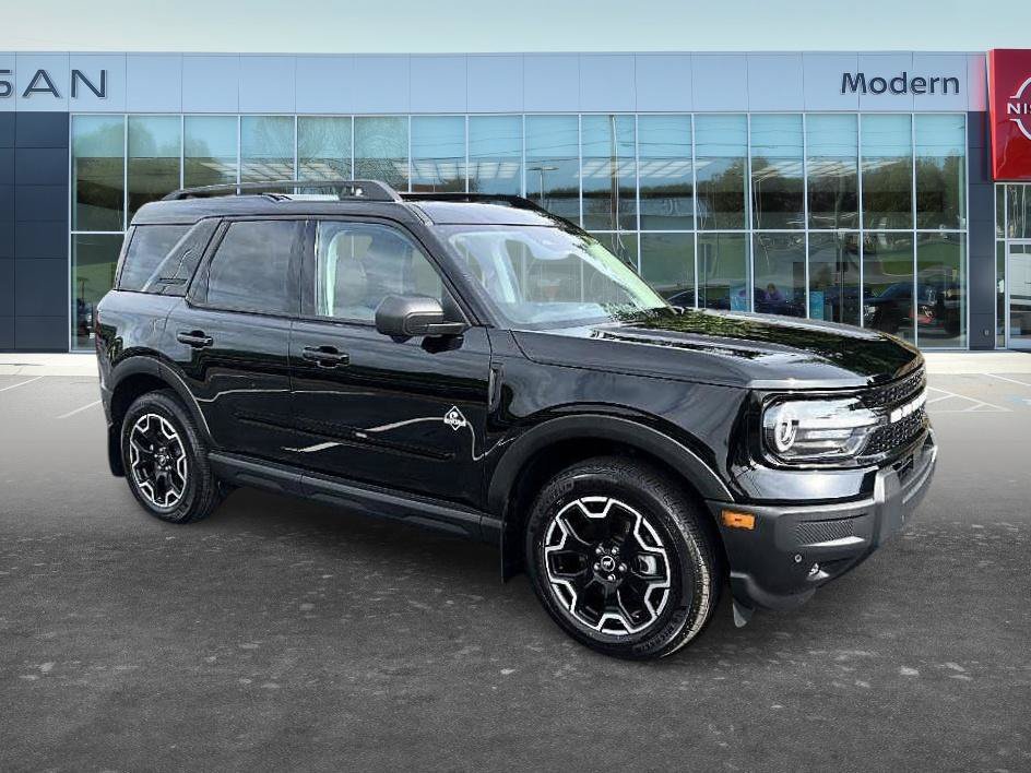 Used 2025 Shadow Black Ford Outer Banks image 3