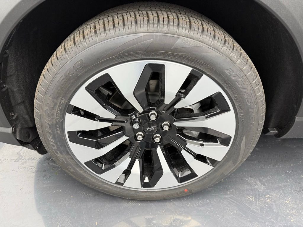 New 2026 Agate Black Metallic Ford Platinum™ image 40
