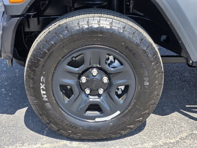 Used 2025 Bright White Clearcoat Jeep  image 10