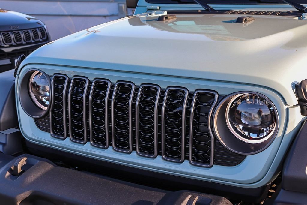 New 2026 Earl Clearcoat Jeep Sport S image 6
