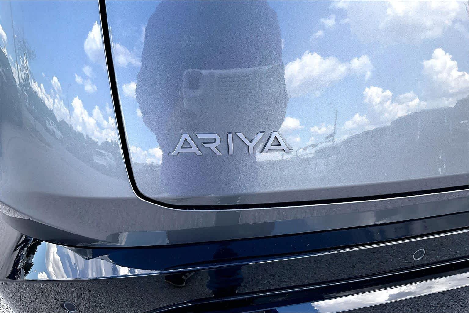 Used 2023 Gun Metallic Nissan VENTURE+ image 9